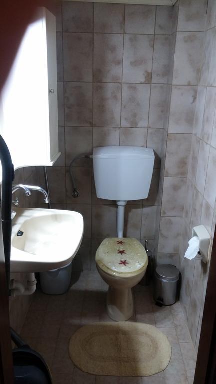 Zoes Polichni Apartment
